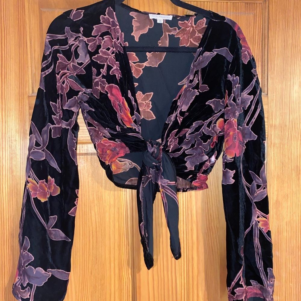 Crop top with tie in front